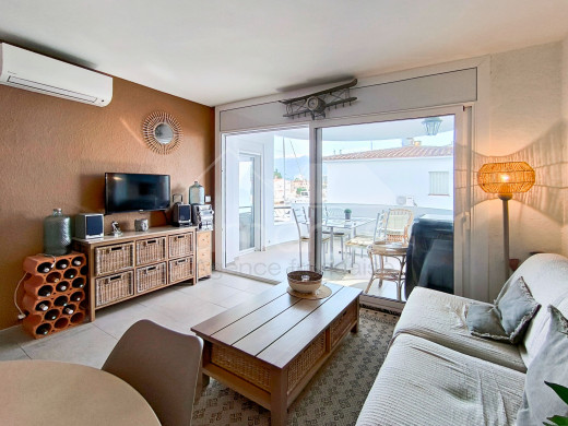 Appartement deux chambres avec amarre de 8m * 3m