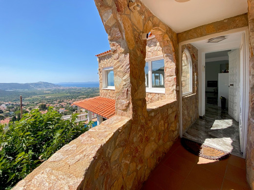 Villa avec de magnifiques vues mer et appartement indépendant à Mas Fumats, Roses
