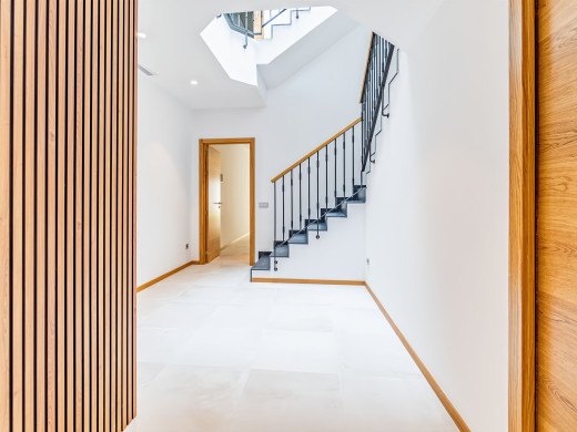 Grande maison neuve avec ascenseur au cœur de Figueres