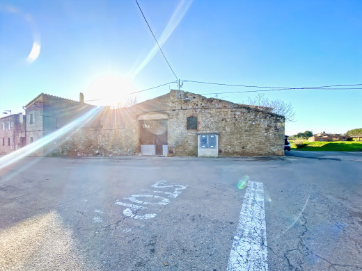 Maison historique à rénover à La Tallada d'Empordà