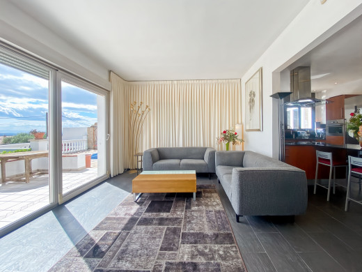 Haus mit Meerblick und großen Außenbereichen in Mas Fumats