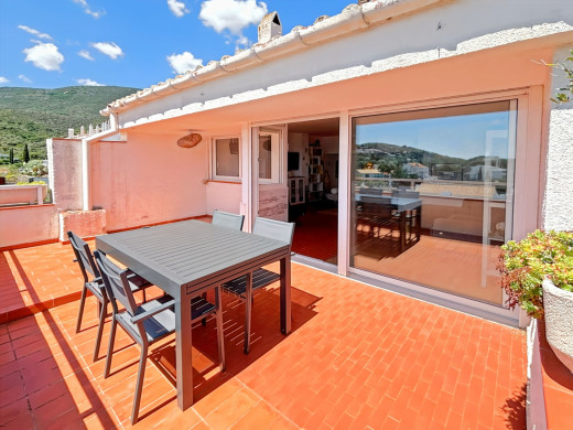 Appartment mit Meerblick und Privatparkplatz in Cadaqués, 200m vom Strand entfernt