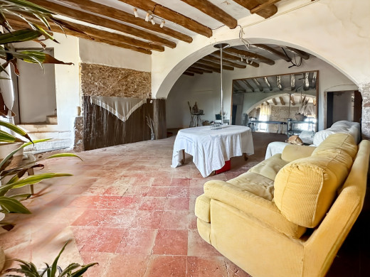 Traditional Catalan masia for sale in L'Escala, Costa Brava