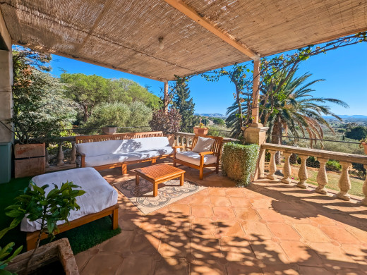 Propiedad con encanto en Pau: 9500 m², piscina, naturaleza y vistas