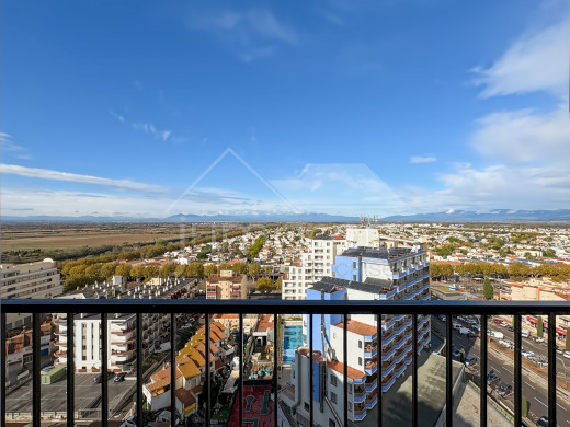 Renovated studio on the top floor near the beach in Empuriabrava