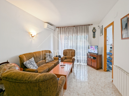3-bedroom flat with terrace and unobstructed views in Figueres