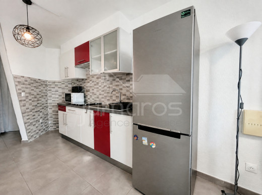 Piso de un dormitorio con vistas al canal en Empuriabrava