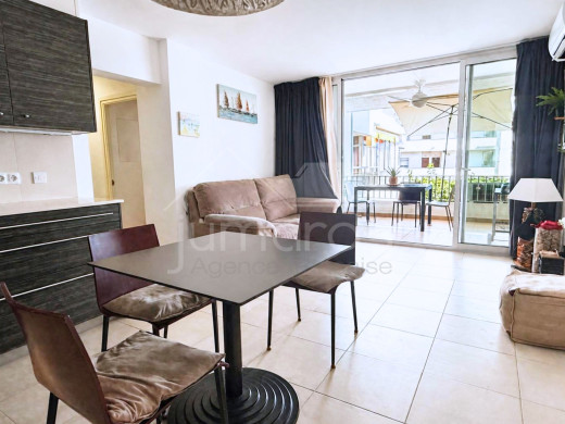Appartement 3 chambres à 50m de plage avec vue canal et mer à Roses