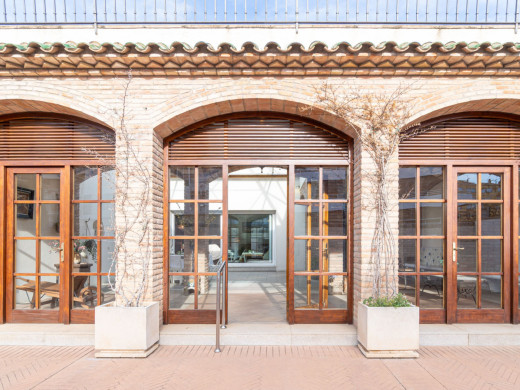 Maison unique avec jardin et garage dans le centre de Figueres