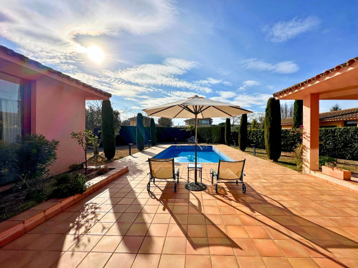 Villa de luxe avec piscine au Golf de Torremirona, Navata