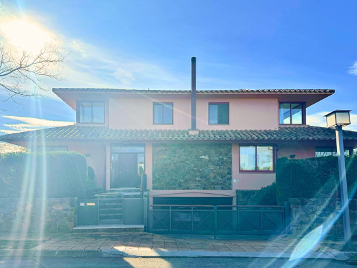 Villa de luxe avec piscine au Golf de Torremirona, Navata