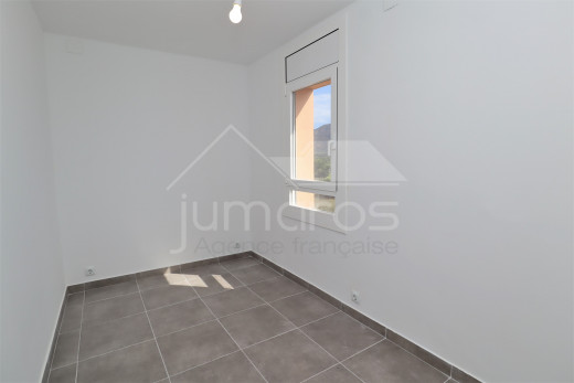 Appartement vue canal avec piscine à 500 m de la mer