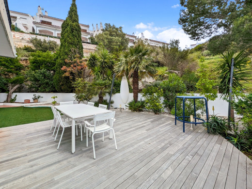 Appartement vue mer avec grande terrasse et garage à Rosas