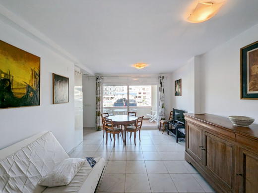 3 apartment building with garage and 20 m mooring in Empuriabrava