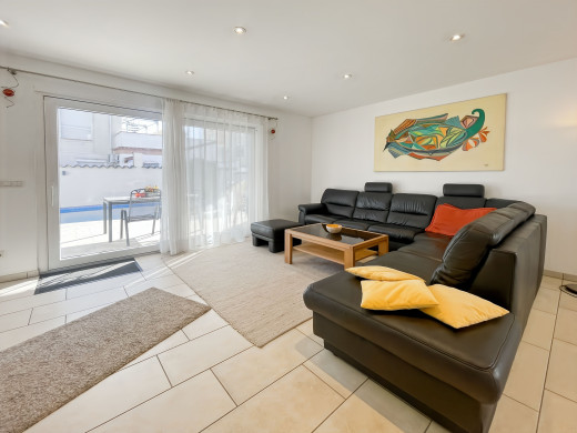 Villa in Empuriabrava mit Pool, nahe dem Strand und dem Stadtzentrum