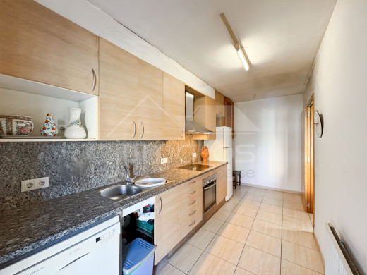 Maison en vente à Empuriabrava avec jardin et garage