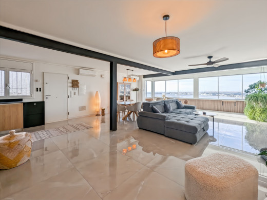 Appartement duplex moderne avec vue mer