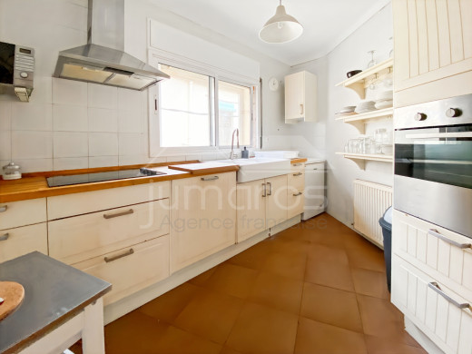 Casa con gran terraza en venta en Llançà, Costa Brava