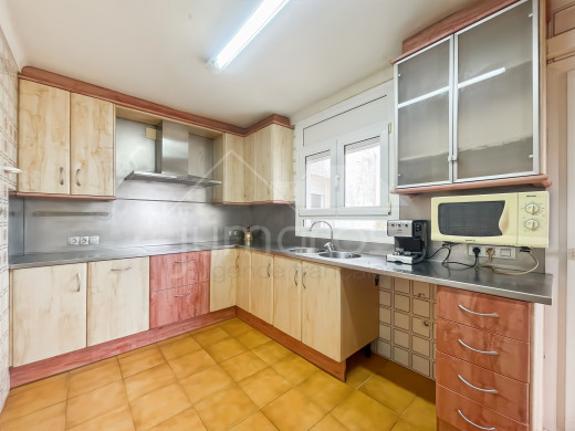 Penthouse avec grande terrasse et vue, à Figueres
