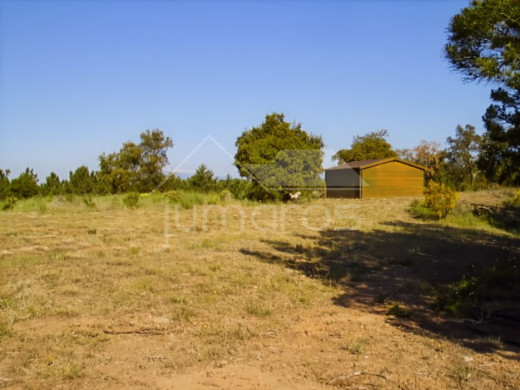 Rustikales Grundstück von 17.542 m2 in Garriguella-Costa Brava