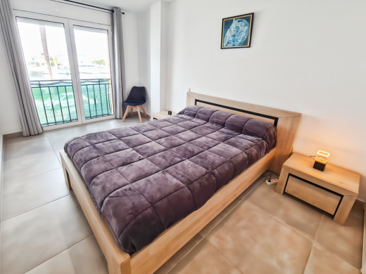 Appartement rénové vue canal et licence touristique à Empuriabrava, proche plage