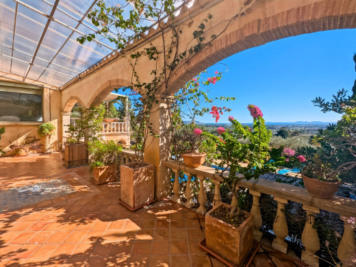 Propiedad con encanto en Pau: 9500 m², piscina, naturaleza y vistas
