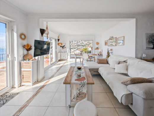 House in Roses-Canyelles, 180° panoramic sea view with swimming pool and private garage