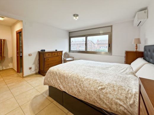 Haus mit 4 Schlafzimmern und Garage in Vic zu verkaufen
