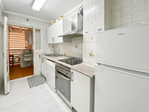 Apartment with a terrace in the centre of Roses, close to the beach