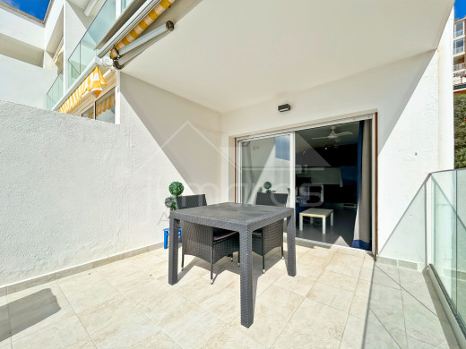 Seafront apartment with a tourist licence in Roses