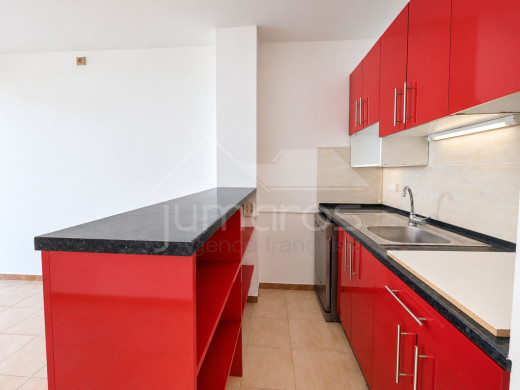 Appartement 2 chambres à rénover, piscine et parking à 100 m de la plage – Empuriabrava