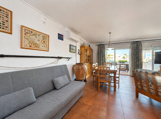 Appartement avec grande terrasse et amarre privée à Santa Margarida
