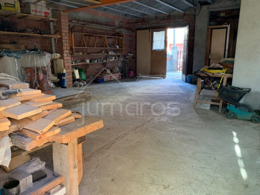 Maison avec 3 chambres plus terrain constructible