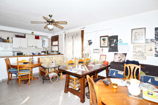 Appartement 2 chambres avec grande terrasse et garage fermé