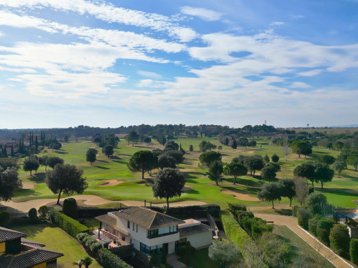 Villa de luxe avec piscine au Golf de Torremirona, Navata