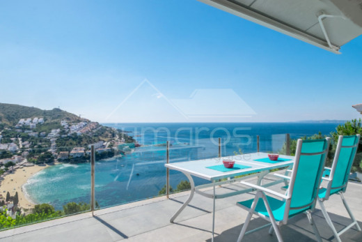 Belle maison avec vue mer et piscine à débordement
