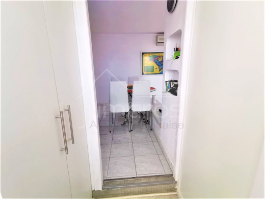 Bel appartement avec amarre privée, débarras et parking