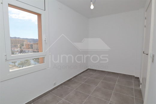Appartement vue canal avec piscine à 500 m de la mer