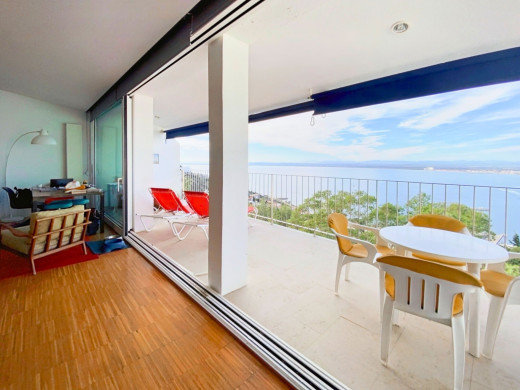 Maison vue mer avec plusieurs terrasses
