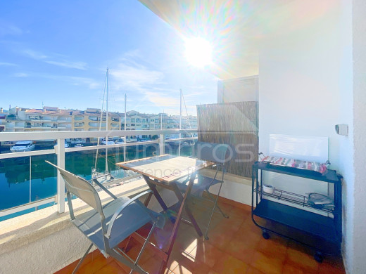Appartement au Club Nautic d'Empuriabrava, avec terrasse et belle vue canal