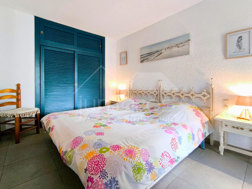 Appartement deux chambres avec amarre de 8m * 3m