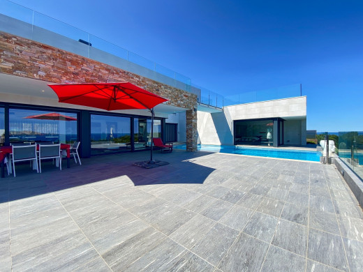 Luxury villa with impressive sea views on the first line in Llançà