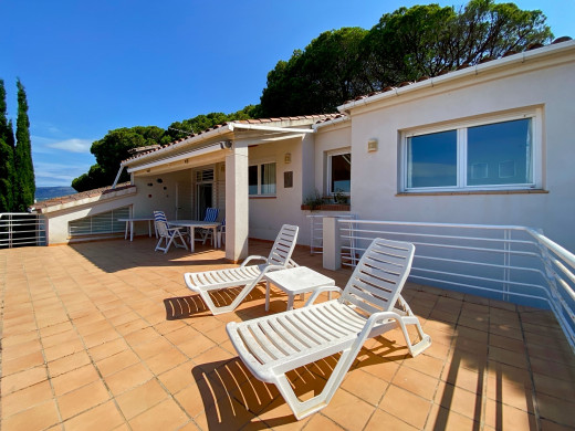 Grande villa vue mer à 300m de la plage à Roses, Costa Brava
