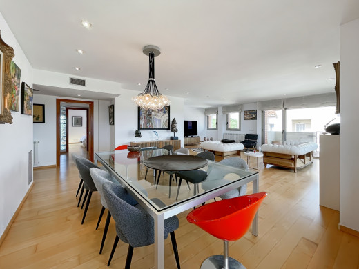 Luxuswohnung in Figueres mit 2 Parkplätzen und Abstellraum