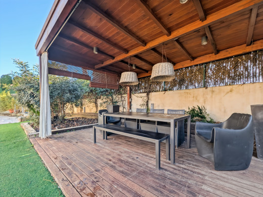 Maison de luxe à l'Escala avec grand jardin, piscine et garage