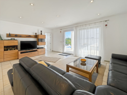 Villa in Empuriabrava mit Pool, nahe dem Strand und dem Stadtzentrum