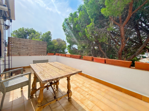House in Canyelles, 50 metres from the beach and 5 private parking spaces