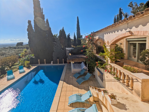 Propiedad con encanto en Pau: 9500 m², piscina, naturaleza y vistas