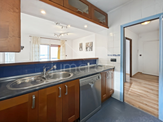 Helle Wohnung mit Meerblick in Roses