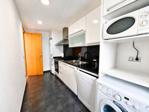 Appartement centre de Roses avec parking, débarras et licence touristique